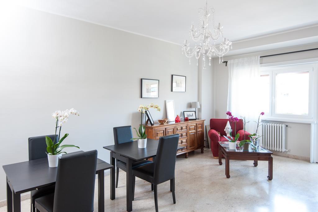 La Lanterna Di San Pietro Apartment โรม ภายนอก รูปภาพ